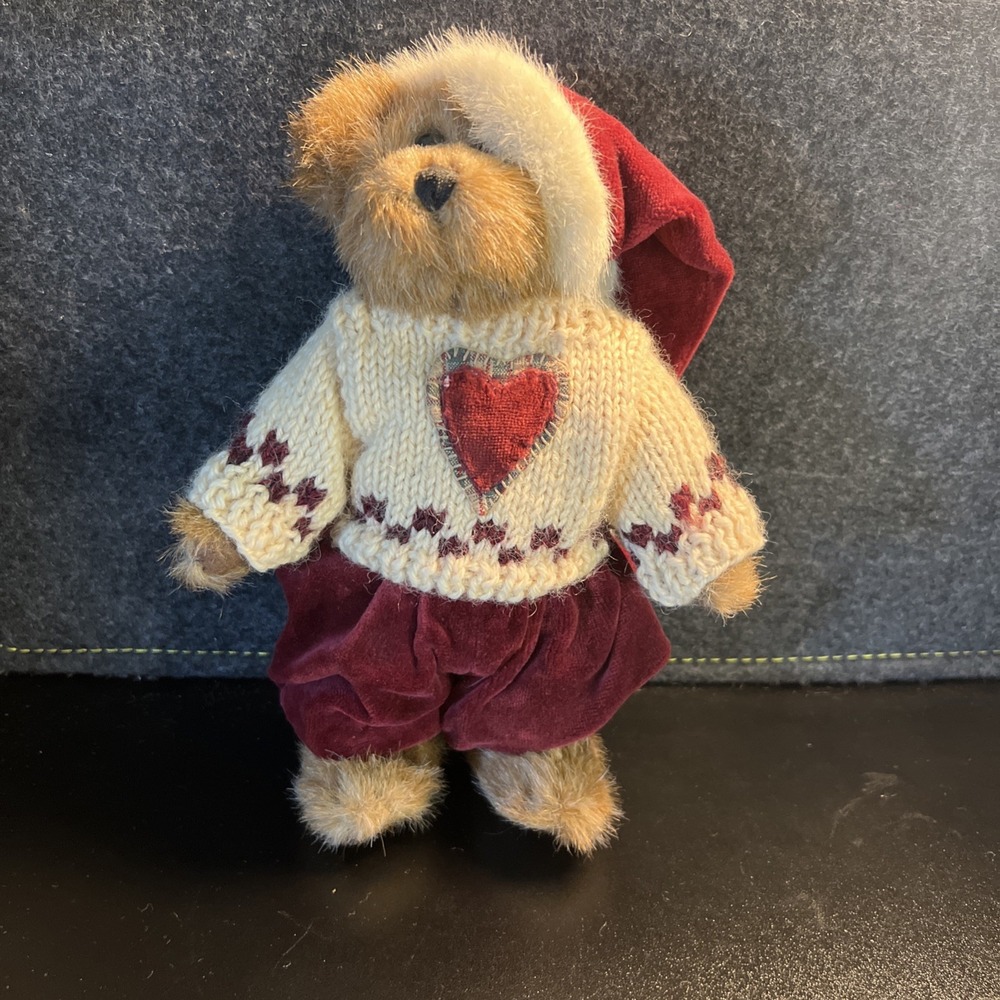 Boyds Bears & Friends Edmund T Bear Christmas Hat Heart Sweater 8" #9175